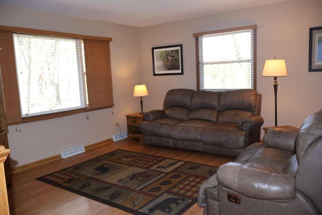 N2594 Oak Ridge Road, Brodhead, WI 53520