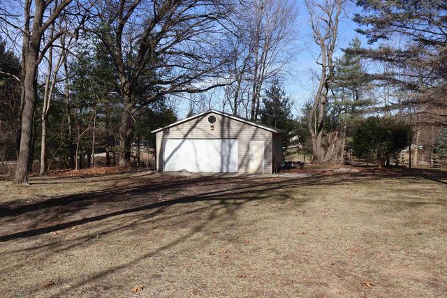 N2594 Oak Ridge Road, Brodhead, WI 53520