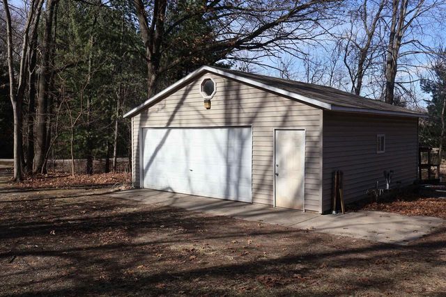 N2594 Oak Ridge Road, Brodhead, WI 53520