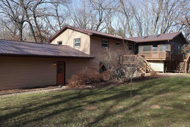N2594 Oak Ridge Road, Brodhead, WI 53520
