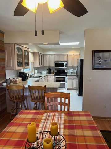 N2594 Oak Ridge Road, Brodhead, WI 53520