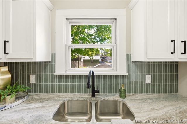 316 W Harrison Avenue, Clarksville, IN 47129