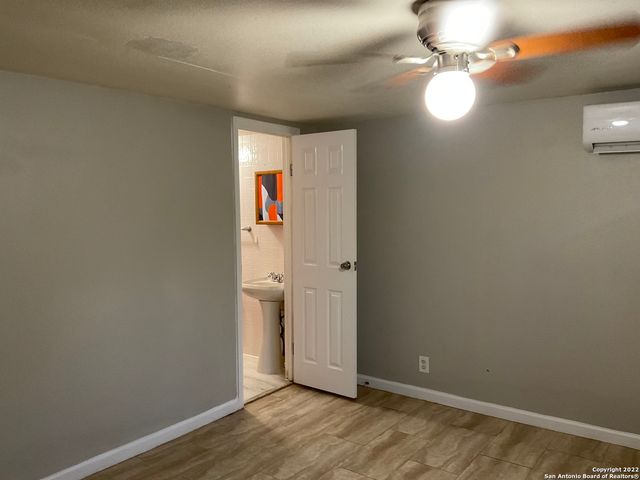 11916 GRAPEVINE ST, San Antonio, TX 78245