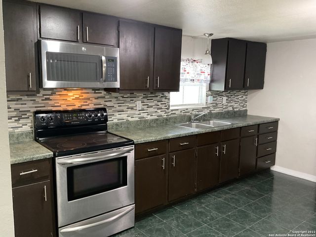 11916 GRAPEVINE ST, San Antonio, TX 78245