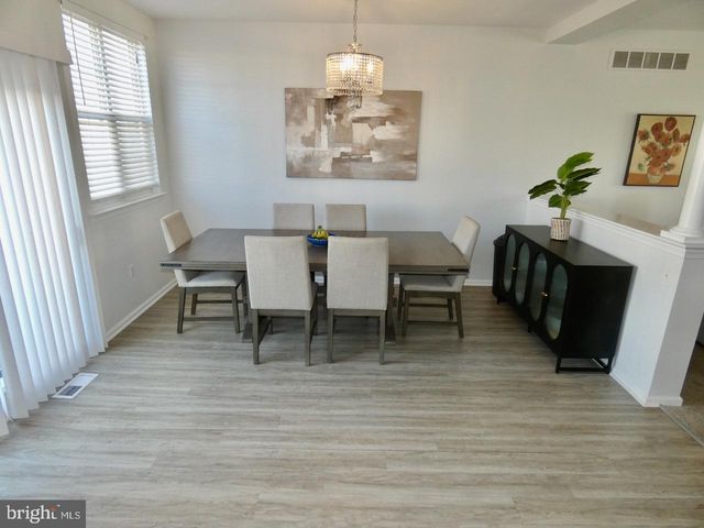 15 WICKLOW RD, Bear, DE 19701