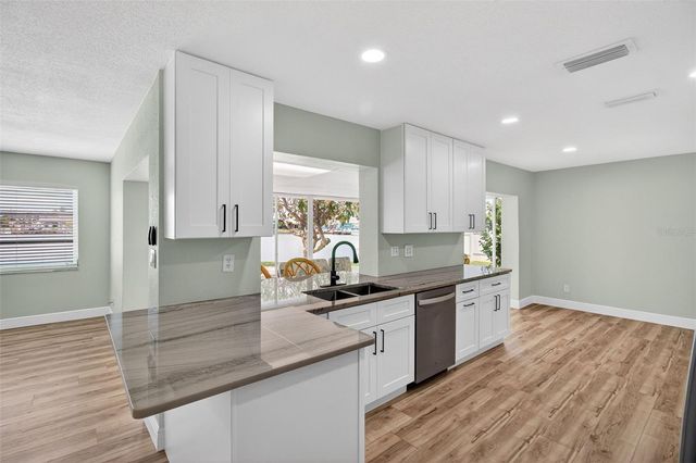 7957 10TH AVENUE S, St Petersburg, FL 33707