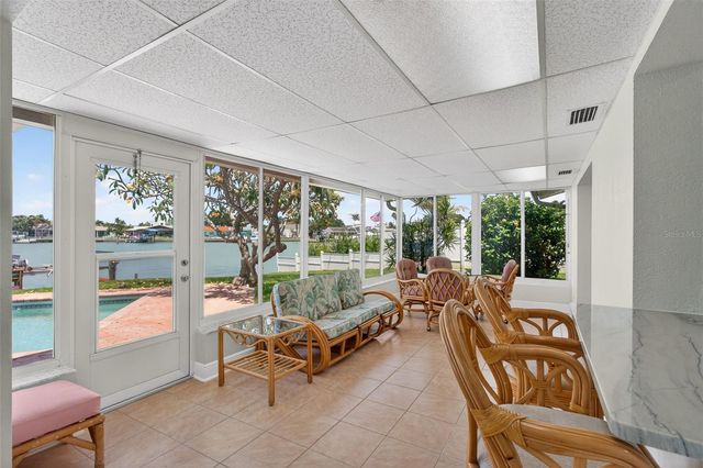 7957 10TH AVENUE S, St Petersburg, FL 33707