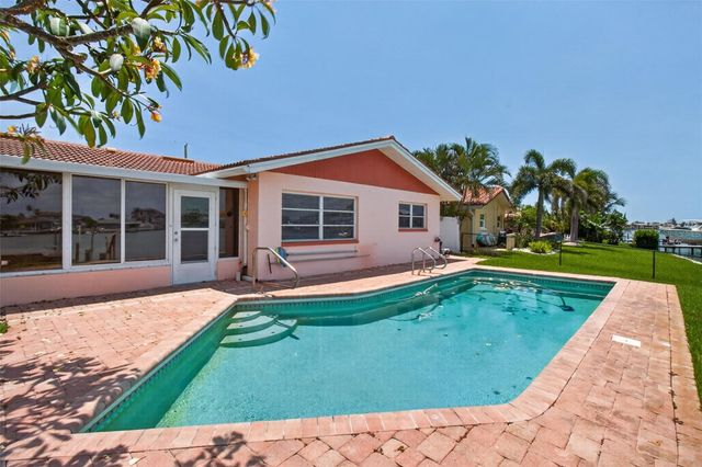 7957 10TH AVENUE S, St Petersburg, FL 33707