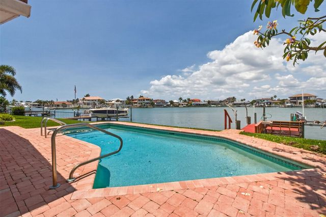 7957 10TH AVENUE S, St Petersburg, FL 33707