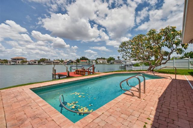 7957 10TH AVENUE S, St Petersburg, FL 33707