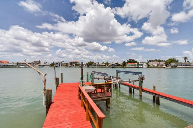 7957 10TH AVENUE S, St Petersburg, FL 33707
