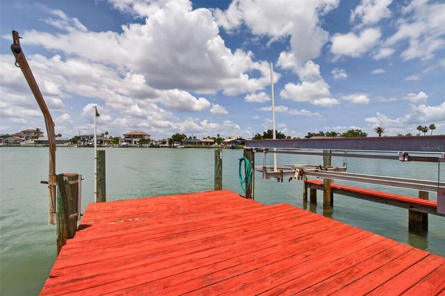 7957 10TH AVENUE S, St Petersburg, FL 33707