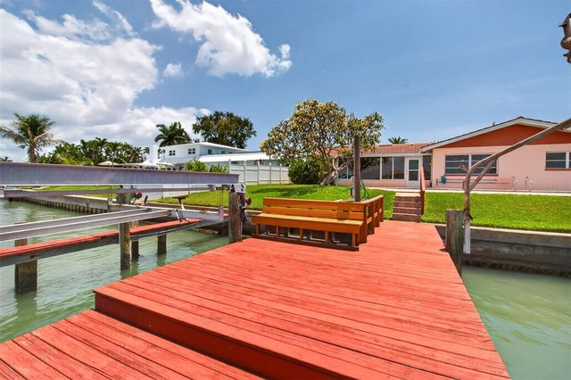 7957 10TH AVENUE S, St Petersburg, FL 33707