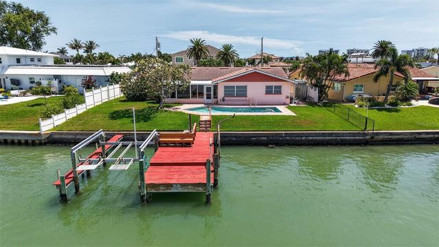 7957 10TH AVENUE S, St Petersburg, FL 33707