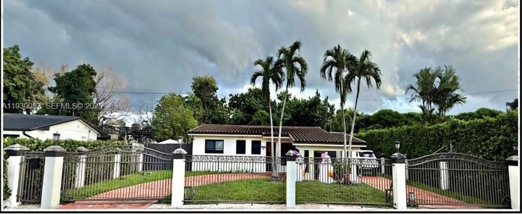 Image 1 of property listing at 8655 SW 97th Rd, Miami, FL 33173