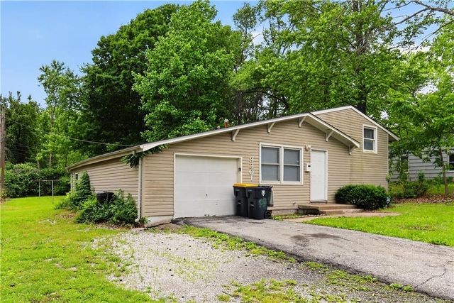 8301 E 111th Terrace, Kansas City, MO 64134