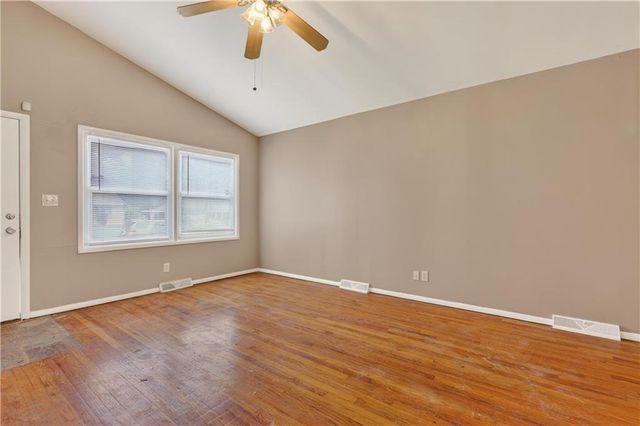 8301 E 111th Terrace, Kansas City, MO 64134