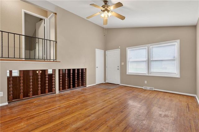 8301 E 111th Terrace, Kansas City, MO 64134