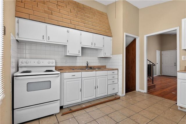 8301 E 111th Terrace, Kansas City, MO 64134