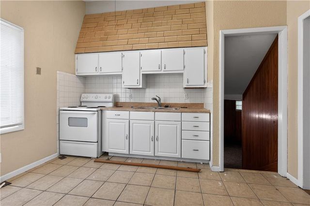 8301 E 111th Terrace, Kansas City, MO 64134