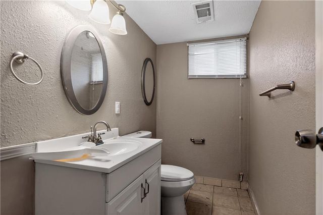 8301 E 111th Terrace, Kansas City, MO 64134