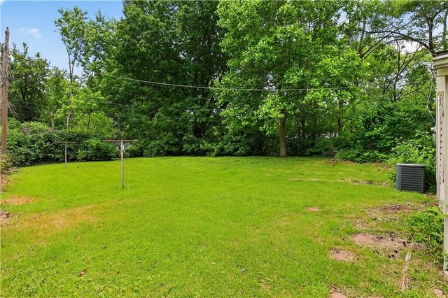 8301 E 111th Terrace, Kansas City, MO 64134