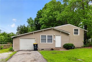 8301 E 111th Terrace, Kansas City, MO 64134