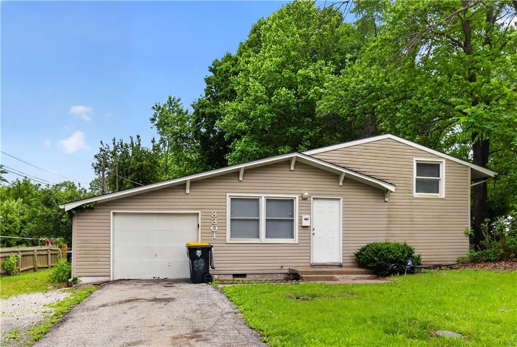 8301 E 111th Terrace, Kansas City, MO 64134