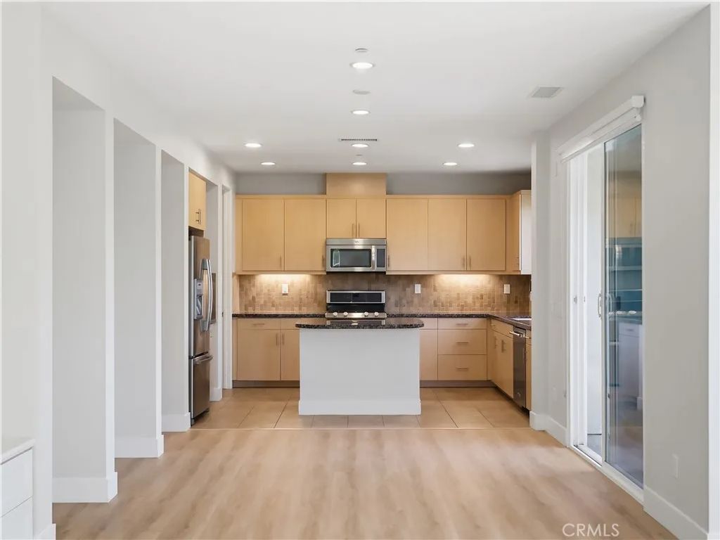1 Vantis Drive, Aliso Viejo, CA 92656