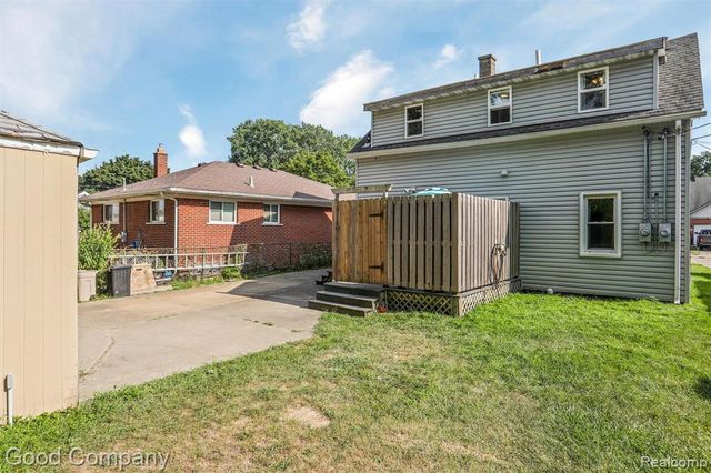 1727 E Elza Avenue, Hazel Park, MI 48030