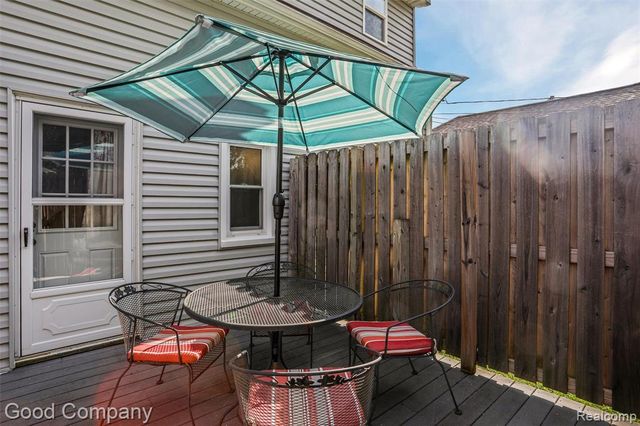 1727 E Elza Avenue, Hazel Park, MI 48030