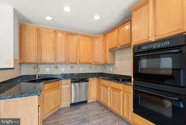 21776 LADYSLIPPER SQ, Ashburn, VA 20147