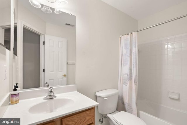 21776 LADYSLIPPER SQ, Ashburn, VA 20147
