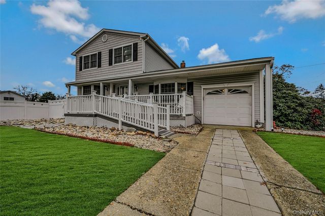 66 Rosemary Place, East Islip, NY 11730