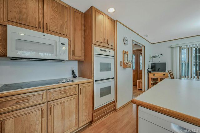 66 Rosemary Place, East Islip, NY 11730