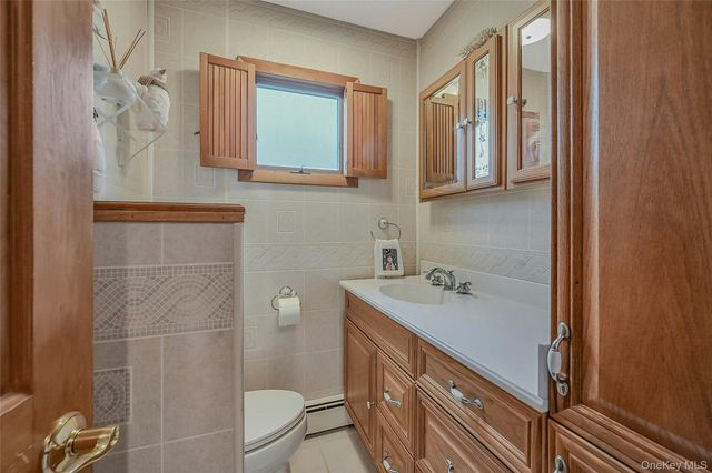 66 Rosemary Place, East Islip, NY 11730