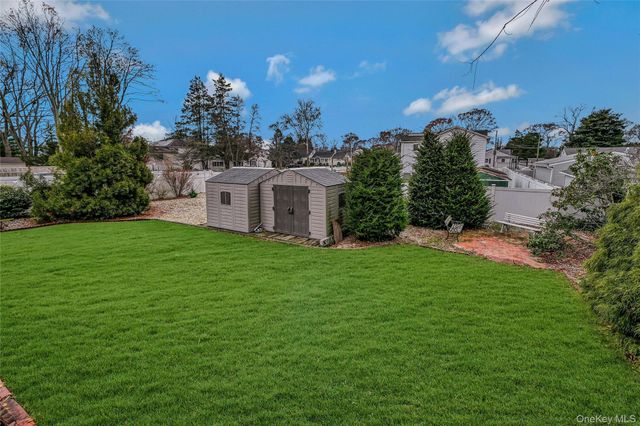 66 Rosemary Place, East Islip, NY 11730