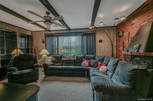 66 Rosemary Place, East Islip, NY 11730