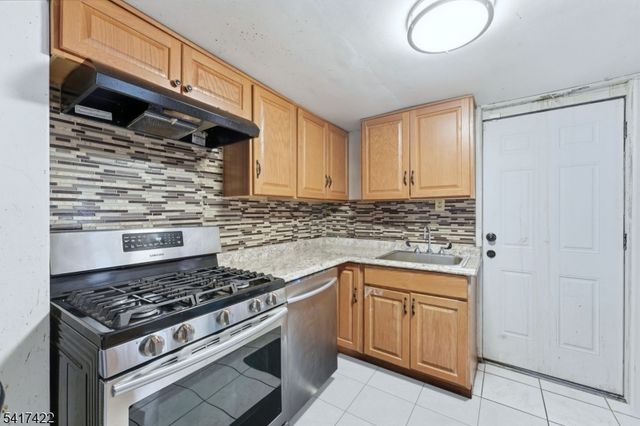 971 Grove St, Irvington Twp., NJ 07111