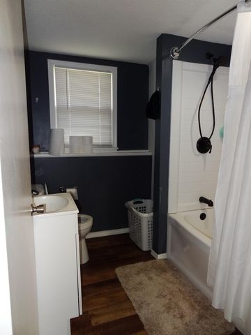 1009 S Dalton, Wichita, KS 67207