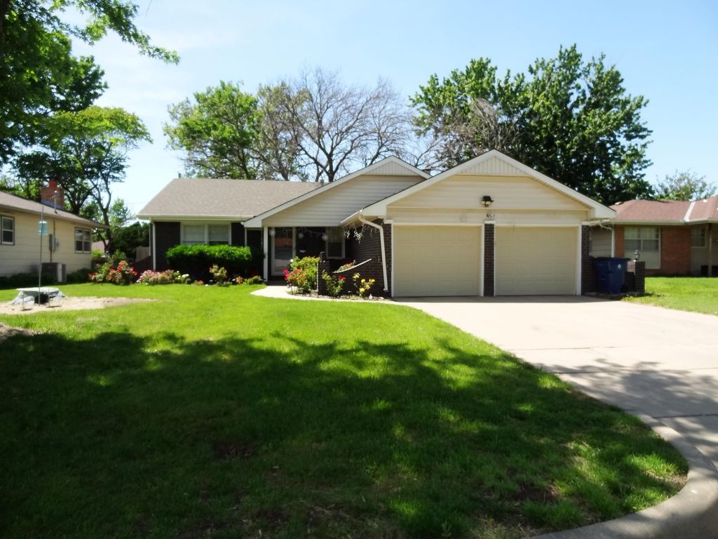 1009 S Dalton, Wichita, KS 67207