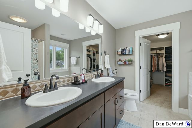 5713 Kenstyn Drive Sw, City Of Wyoming, MI 49418