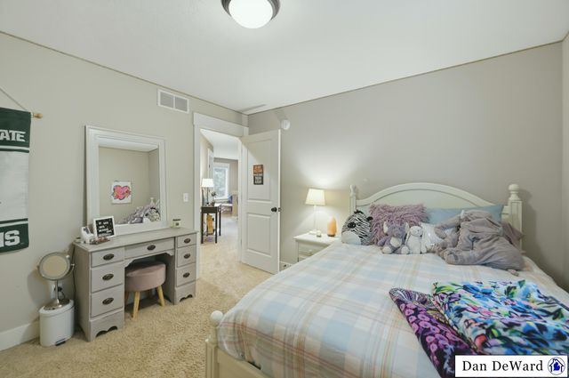 5713 Kenstyn Drive Sw, City Of Wyoming, MI 49418