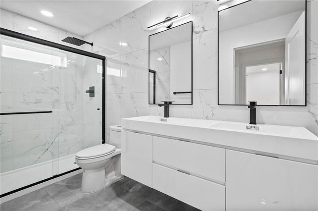 2205 Douglas Street, Bentonville, AR 72712