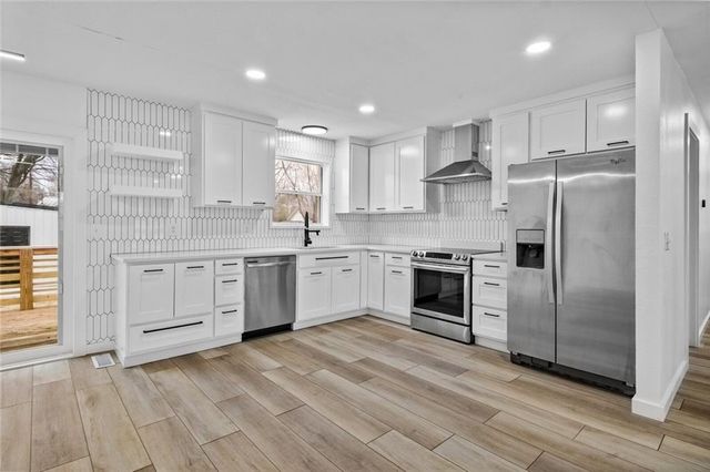 2205 Douglas Street, Bentonville, AR 72712