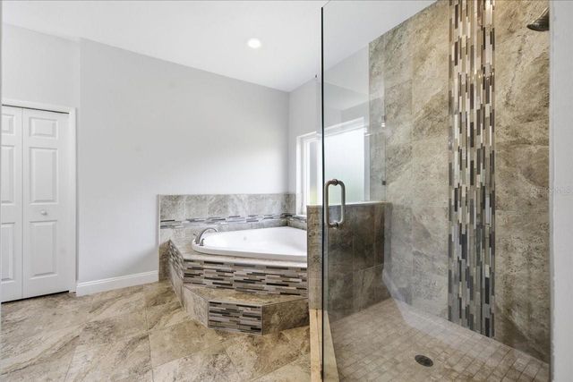 4401 KETTLE CREEK COURT, Tampa, FL 33624