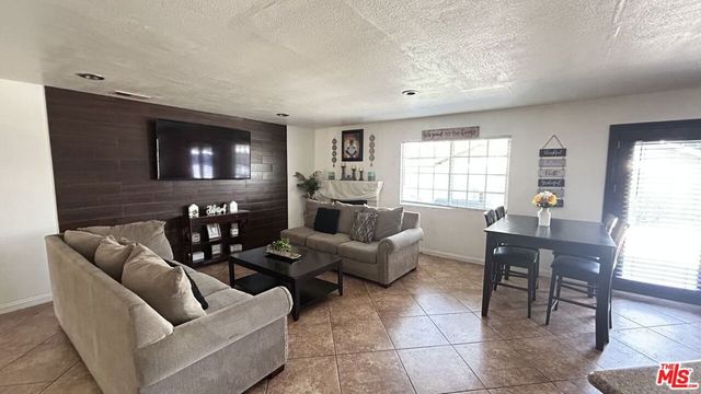 1019 N Millard Avenue, Rialto, CA 92376