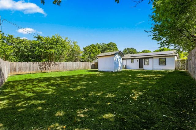 865 Stanford Drive, Lancaster, TX 75134