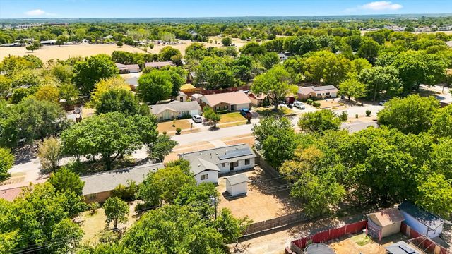 865 Stanford Drive, Lancaster, TX 75134