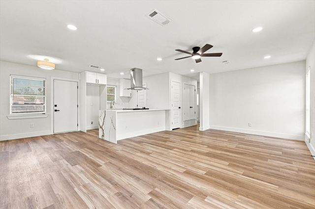 865 Stanford Drive, Lancaster, TX 75134